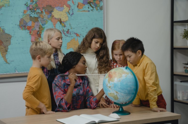 10 Questions to Ask Before Accepting a Teaching Abroad Job Offer