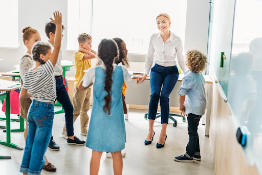 5 Benefits of Being a Substitute Teacher